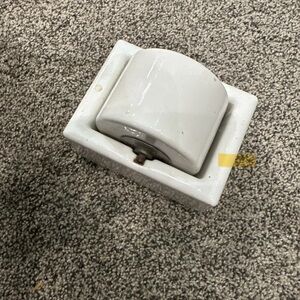 VINTAGE IDL Senior Moistener White Porcelain Envelope Stamp Roller MADE IN USA